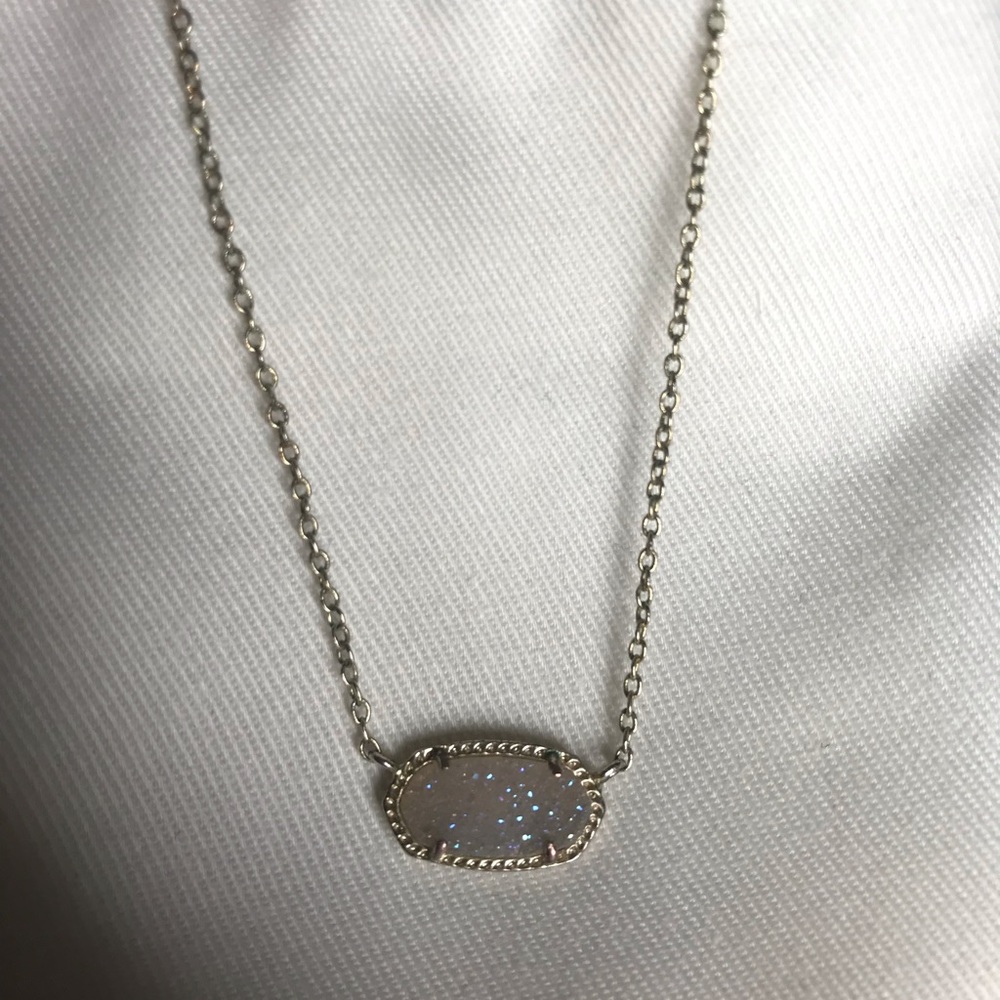 Kendra Scott necklace